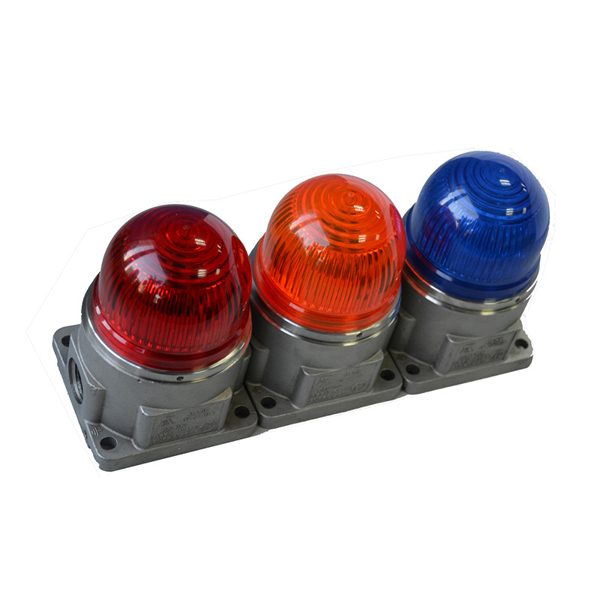 户外行人应立即到安全的地方暂避