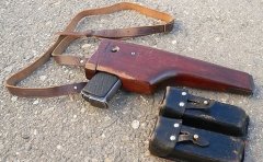 用弹匣弹簧缓冲器和套筒后坐延长降低射速以提