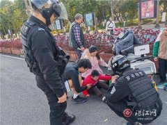 所有的焦急都化为了感激的泪水与连声道谢