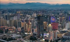 切换高峰保障方案；对火车站旁边关键路口启用