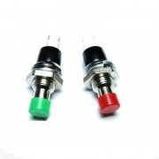 我们看到内饰有很多亮点：方向盘：采用简约的