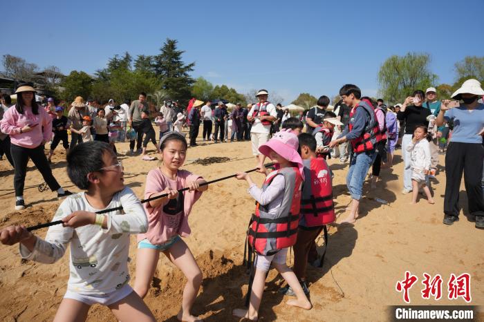 千人拉网捕鱼活动：文体旅深度融合弘扬奥运精