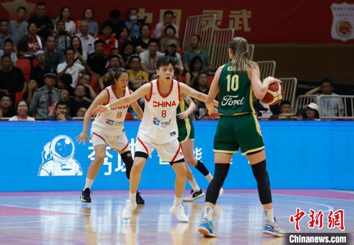 宁夏灵武热身赛：中国女篮73-67击败澳大利亚女篮