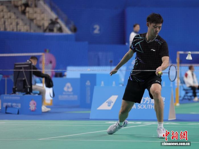 梦想与传承：两位羽毛球