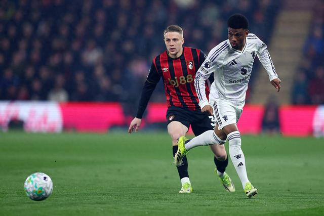 曼联客场战平伯恩茅斯 点球争议引发争五悬念