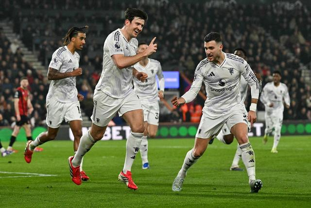 曼联客场战平伯恩茅斯 点球争议引发争五悬念