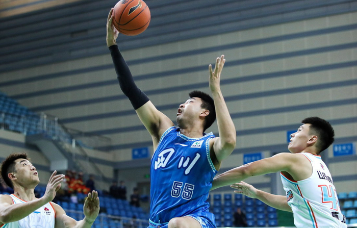 浙江广厦签回老将苏若禹 助力胡金秋减轻防守压