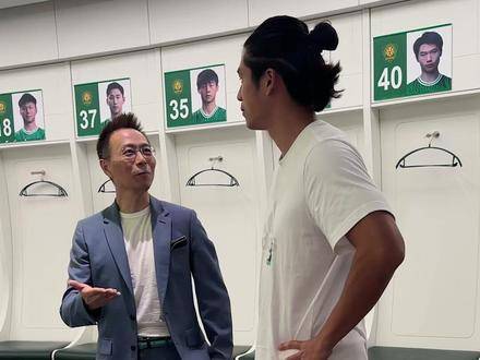 张玉宁点赞荷兰教练执教水平，英超搞笑瞬间与