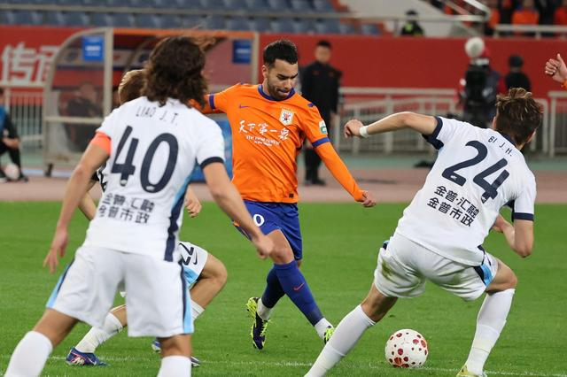 山东泰山主场1-2不敌大连英博遭遇两连败