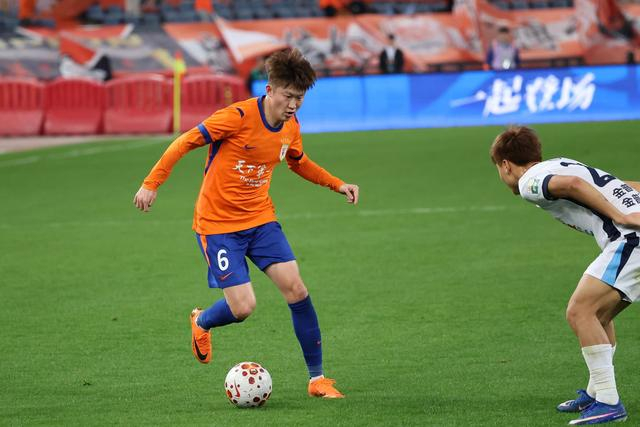 山东泰山主场1-2不敌大连英博遭遇两连败