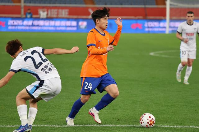 山东泰山主场1-2不敌大连英博遭遇两连败