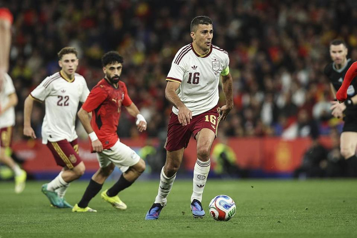 皇马瞄准维蒂尼亚补强中场 1.1亿身价能否撬动大