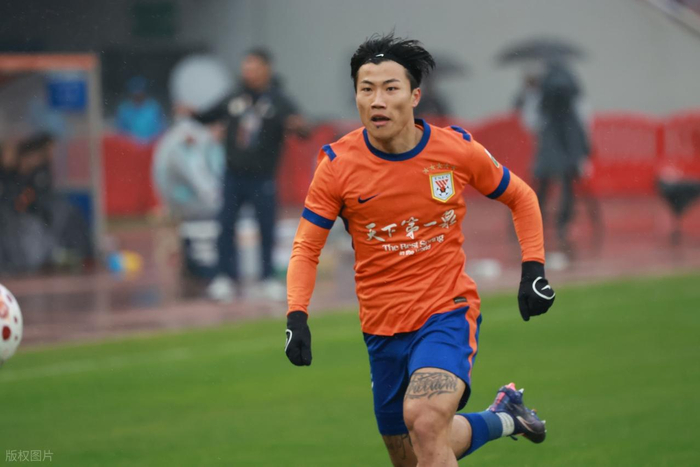 克雷桑伤愈谢文能复出 山东泰山迎战河南队