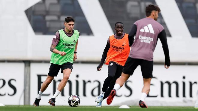 皇马开启欧冠次回合备战 姆巴佩因伤缺席训练