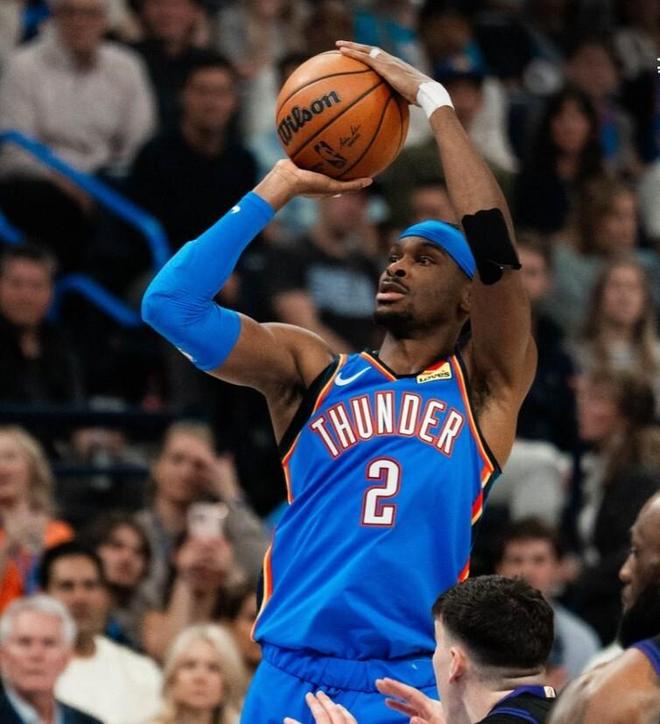 雷霆狂胜湖人43分 东契奇伤退引关注