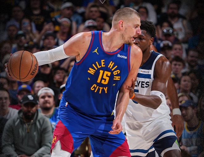 掘金季后赛首战失利暴露阵容隐患